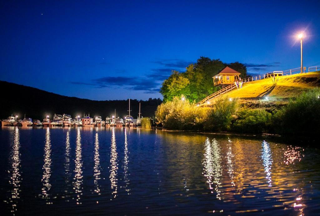 Hotel Yacht Club Mayak Dnistrivka Camera foto